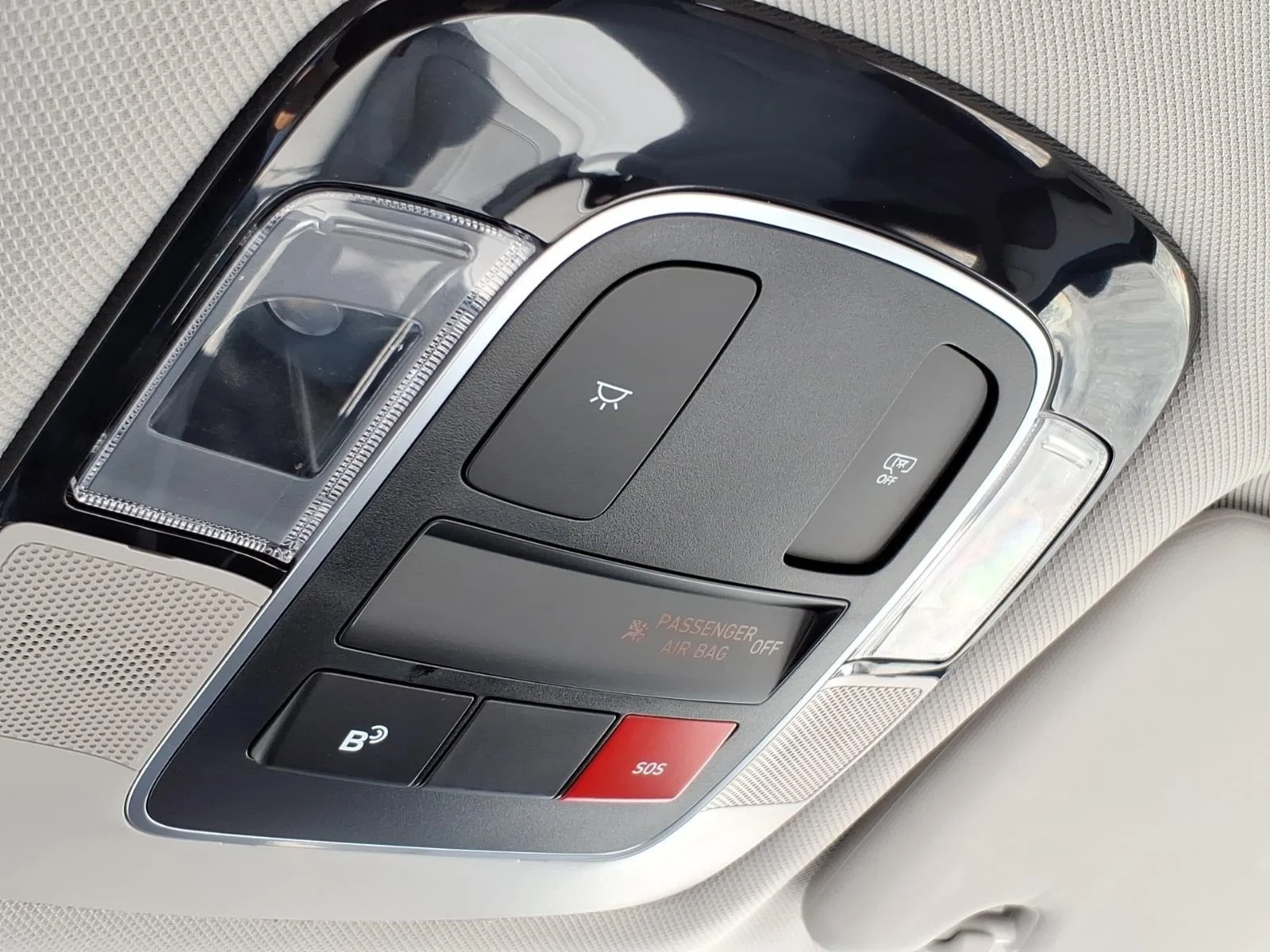 Certified Used 2025 Rockwood Green Hyundai SE image 21
