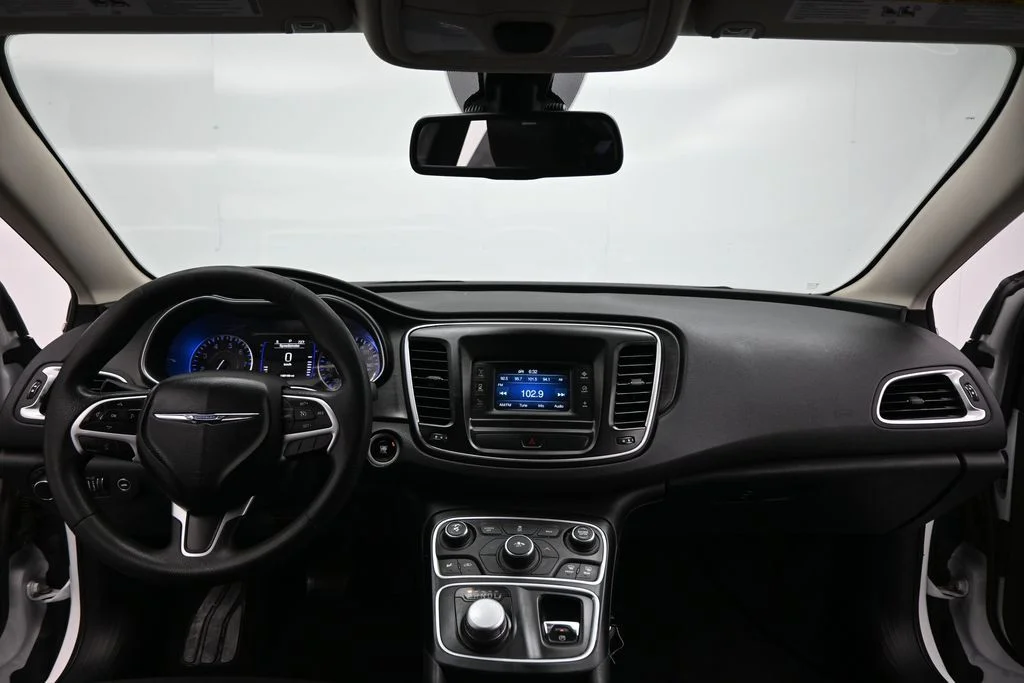 Used 2015 White Chrysler Limited image 18