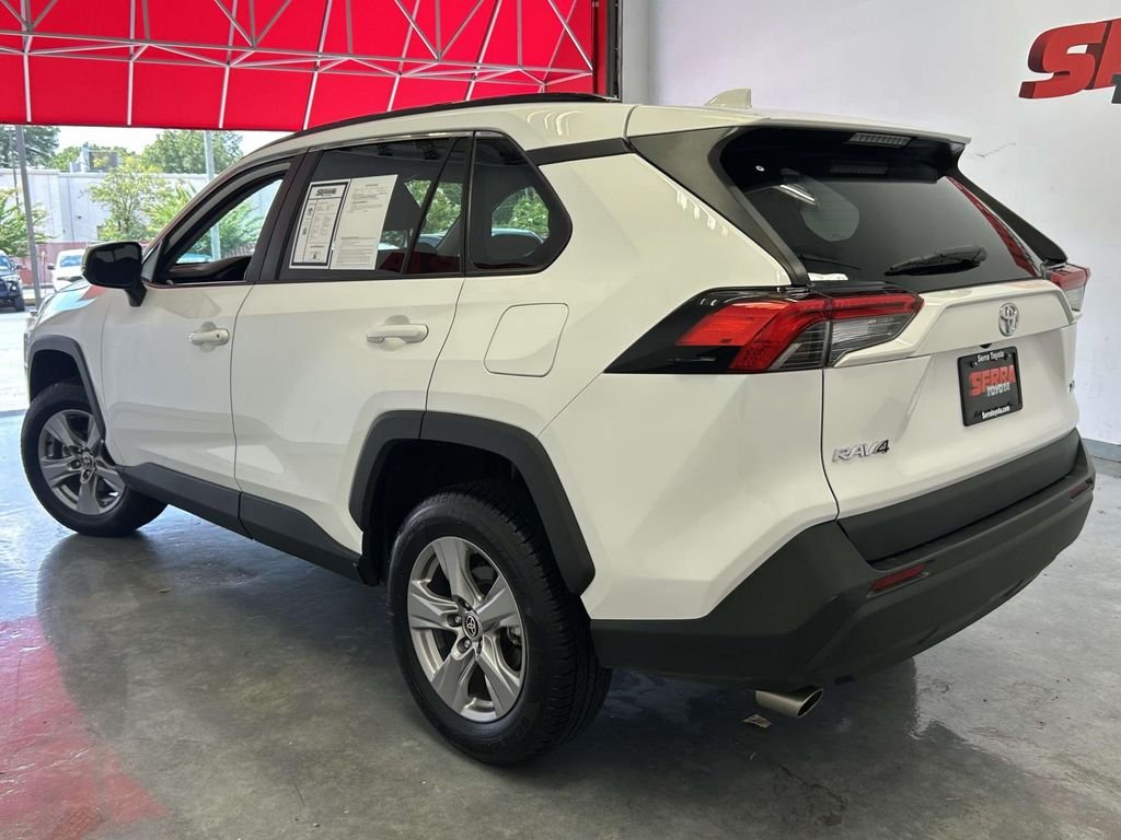 Used 2025 White Toyota XLE image 5