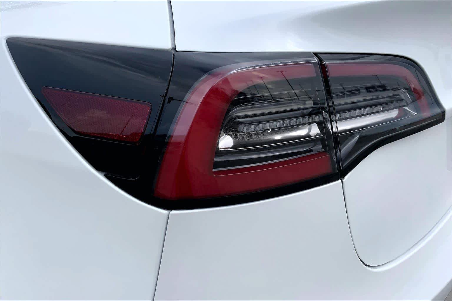 Used 2023 Pearl White Multi-Coat Tesla  image 26
