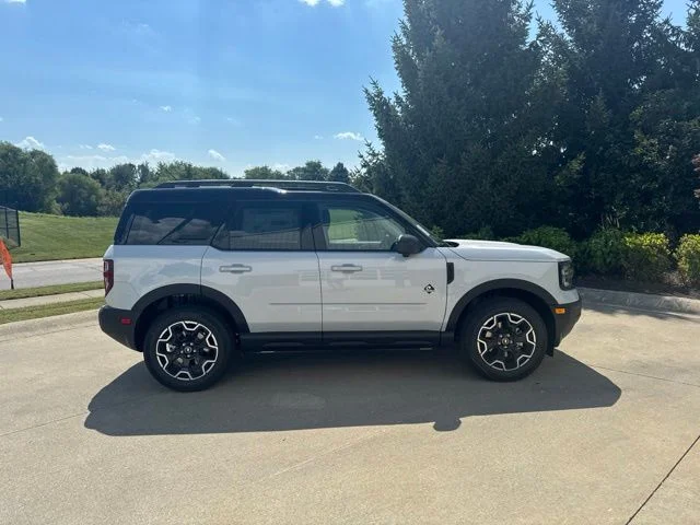 New 2026 Space White Metallic Ford Outer Banks image 4