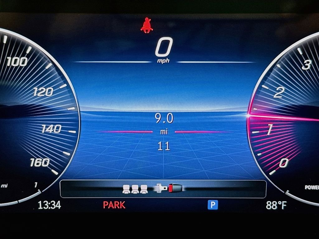 New 2026 Polar White Mercedes-Benz GLB 250 image 12