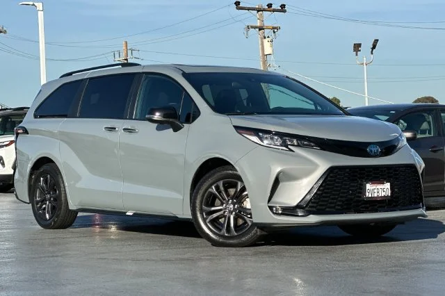 2025 Toyota Sienna XSE