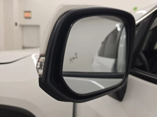 Used 2025 Ice Toyota XLE image 34