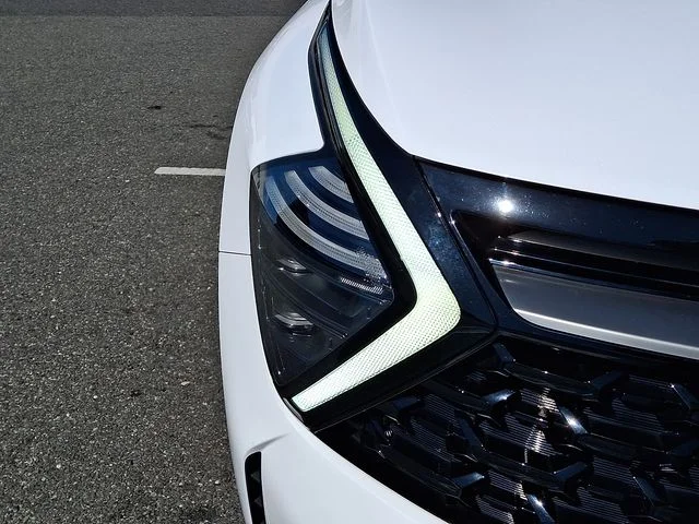 Certified Used 2024 White Kia X-Pro Prestige image 10