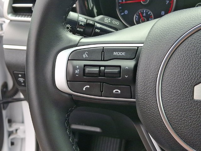 Used 2022 White Kia GT-Line image 21