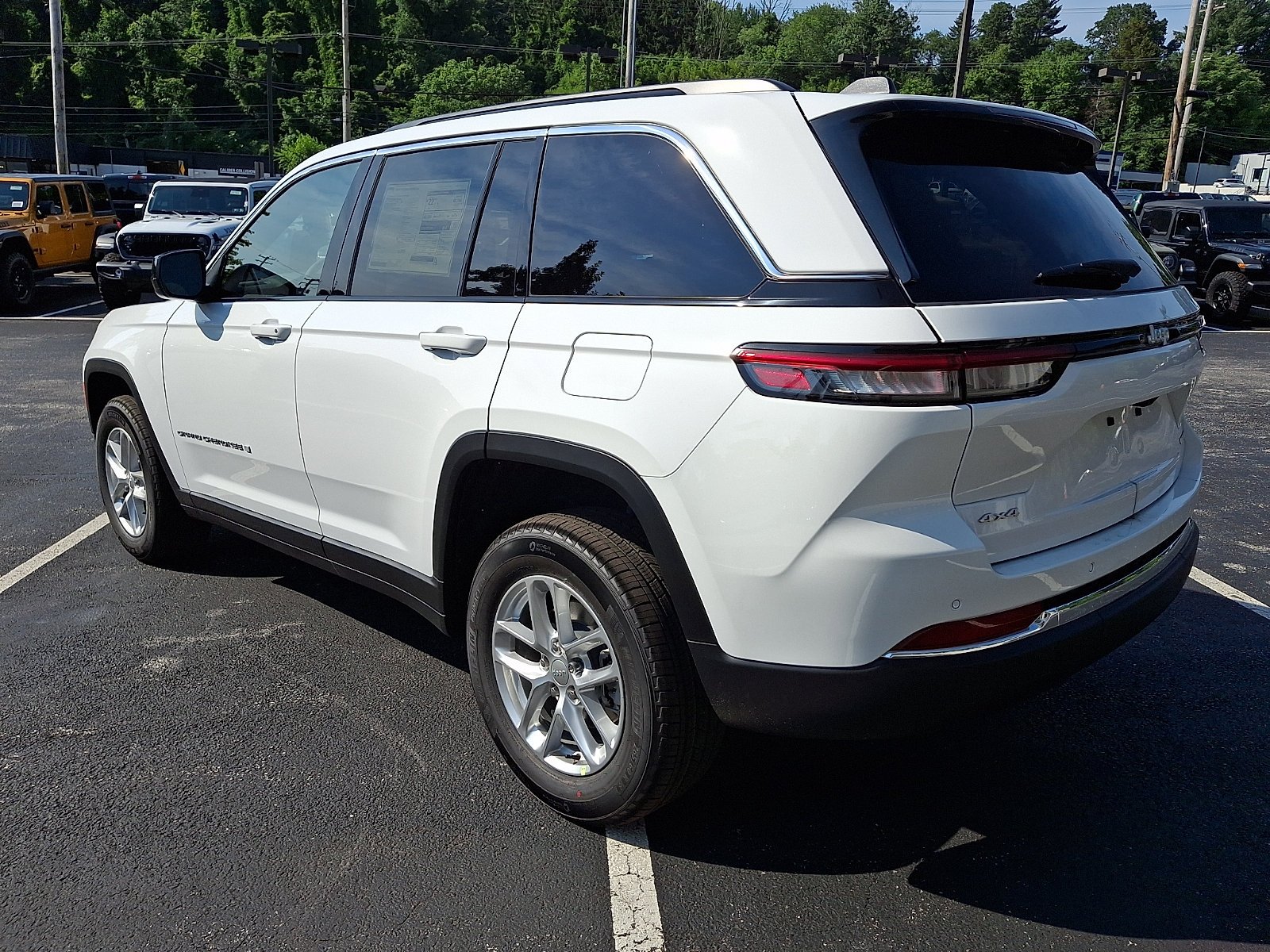 New 2026 Bright White Clearcoat Jeep Laredo X image 4
