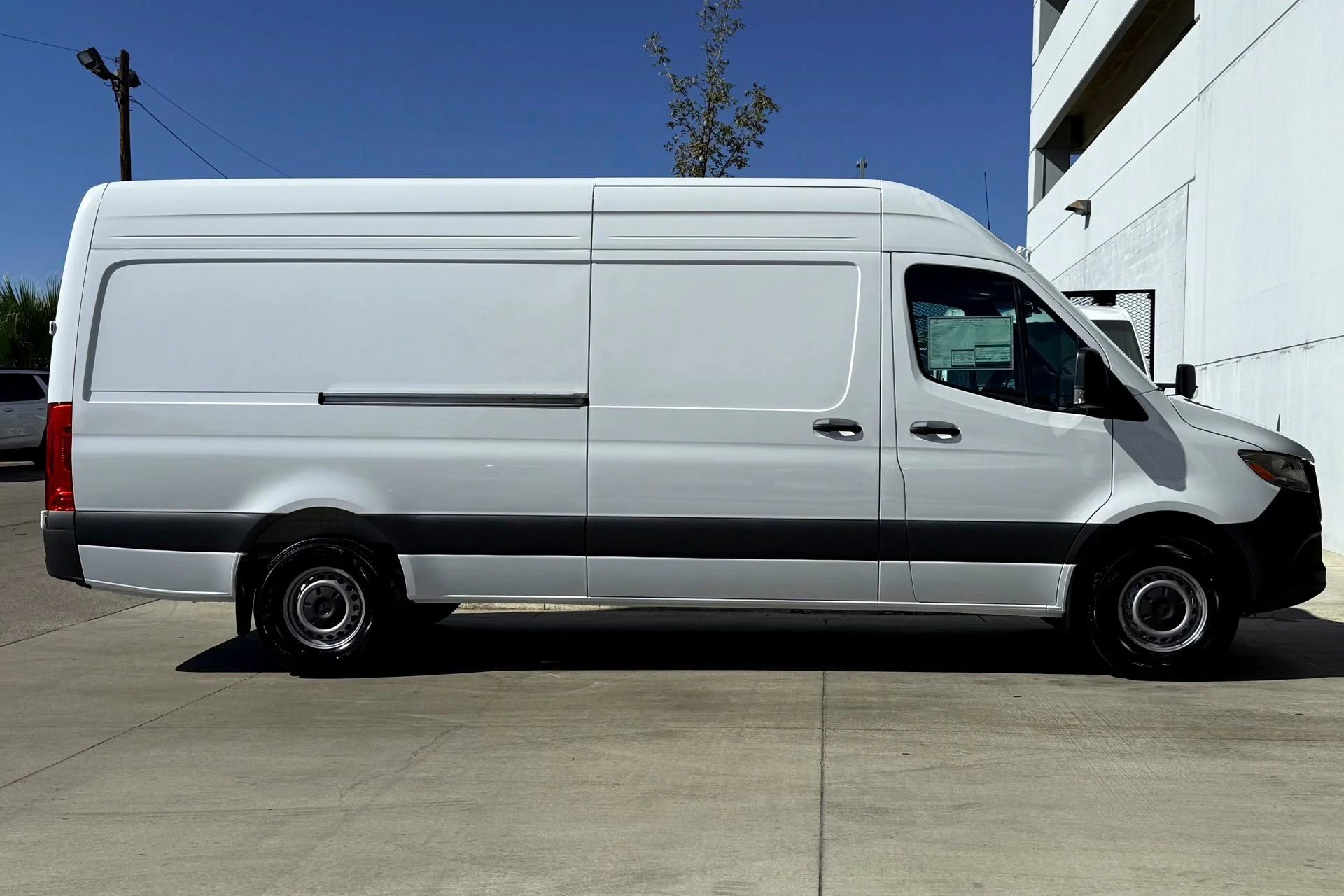 New 2026  Mercedes-Benz Cargo 170 WB image 4
