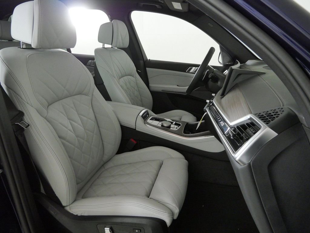 New 2026 Tanzanite Blue II Metallic BMW xDrive40i image 21