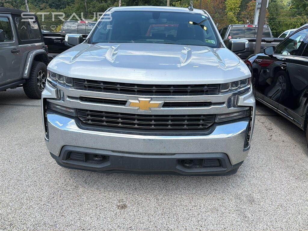 Used 2019 Silver Ice Metallic Chevrolet LT image 3