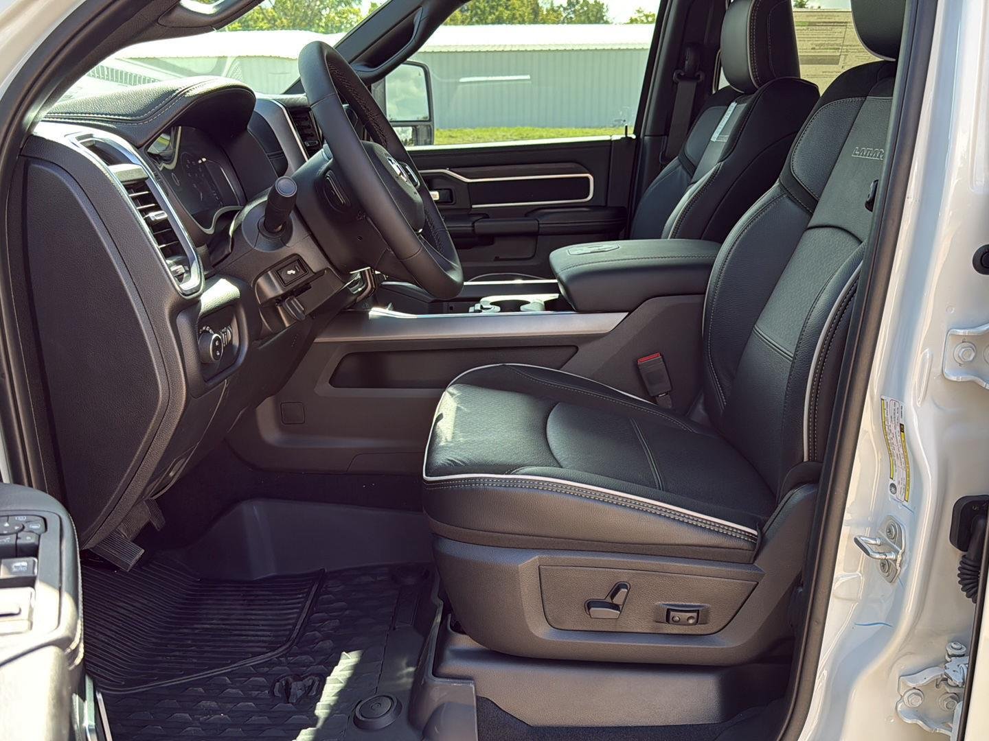 New 2026 Bright White Clear-Coat Exterior Paint RAM Laramie image 29