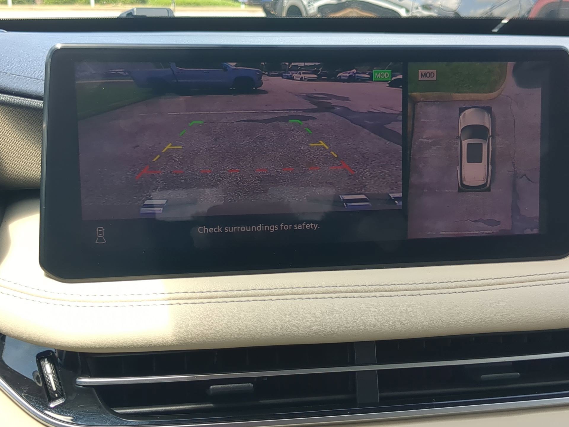Used 2025 Warm Titanium INFINITI LUXE image 16