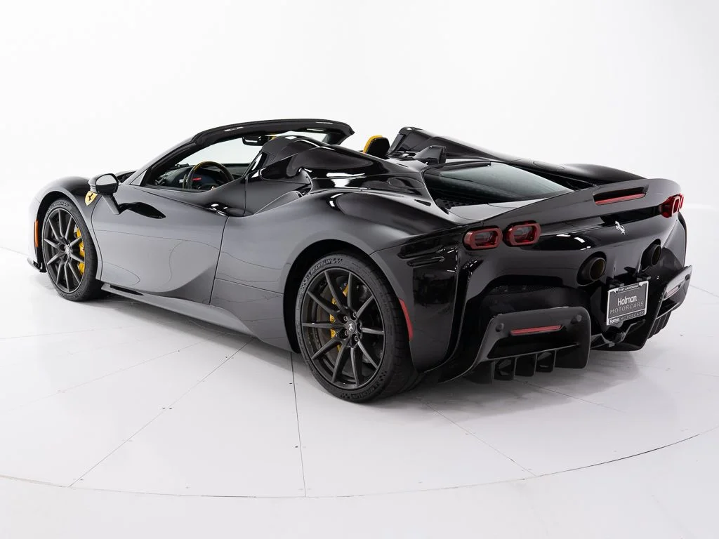 Pre-Owned 2022 Ferrari SF90 Spider Assetto Fiorano 2D Convertible