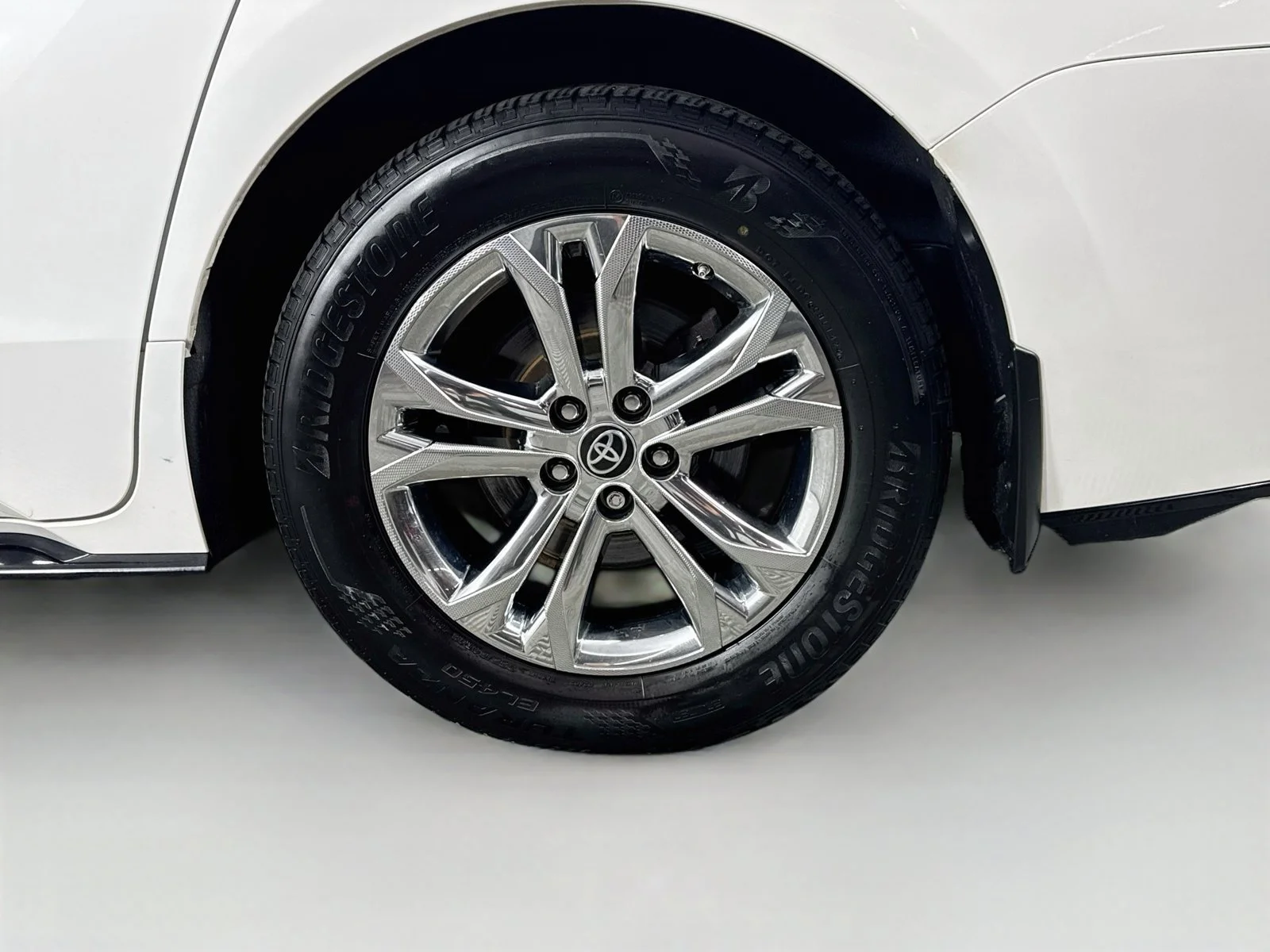 Used 2022 White Toyota XSE image 33
