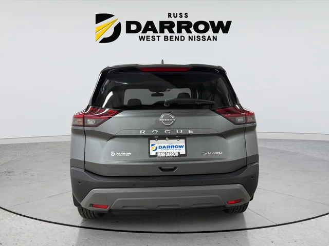Used 2023 Gray Nissan SV image 4