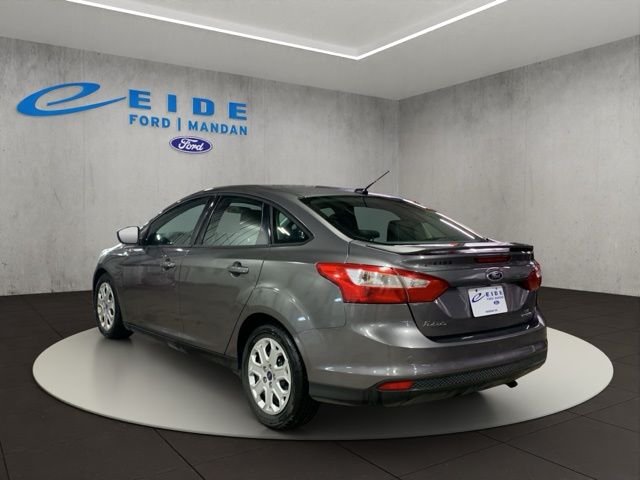 Used 2012 Gray Ford SE image 10