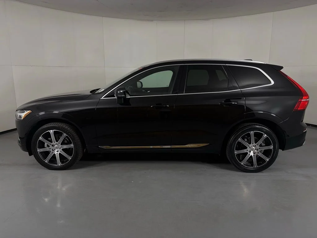 Used 2021 Black Volvo T5 Inscription image 5