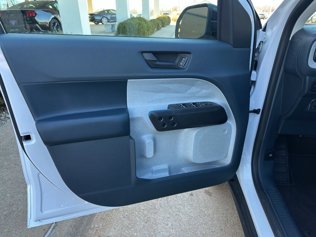 2025 Ford Maverick XLT - Photo 12