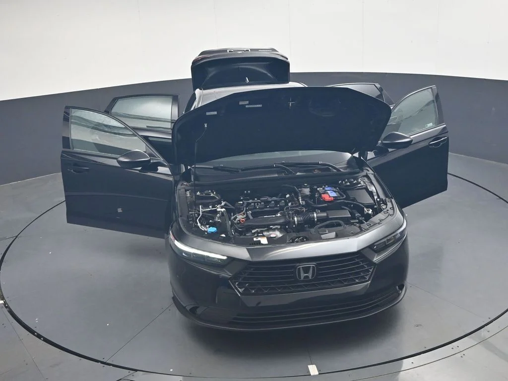 Used 2026 Crystal Black Pearl Honda SE image 38