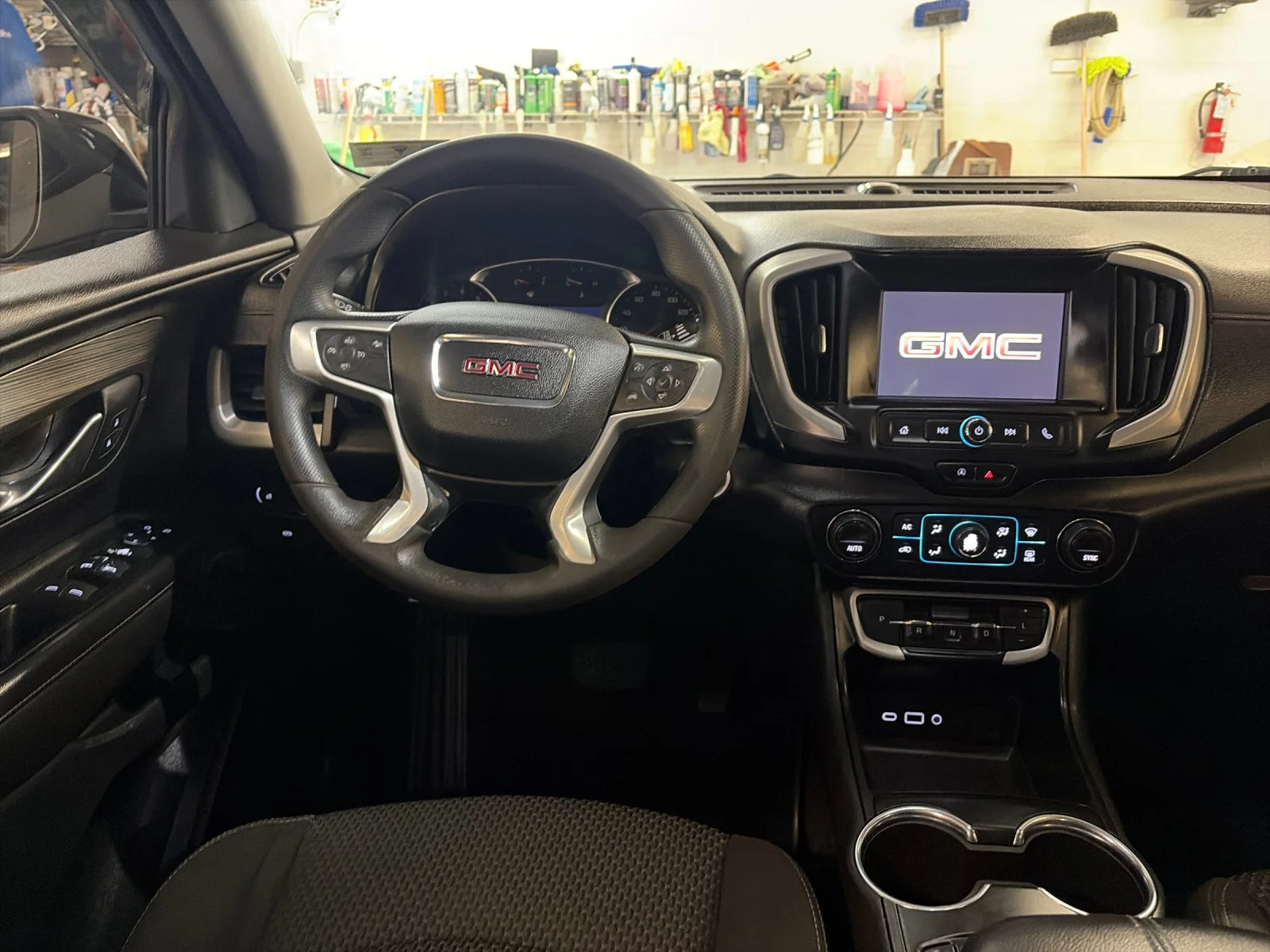 Used 2023 Ebony Twilight Metallic GMC SLE image 17