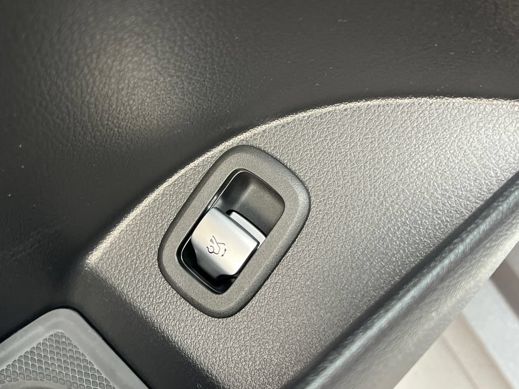 New 2026 MANUFAKTUR Alpine Grey Mercedes-Benz GLC 300 image 48