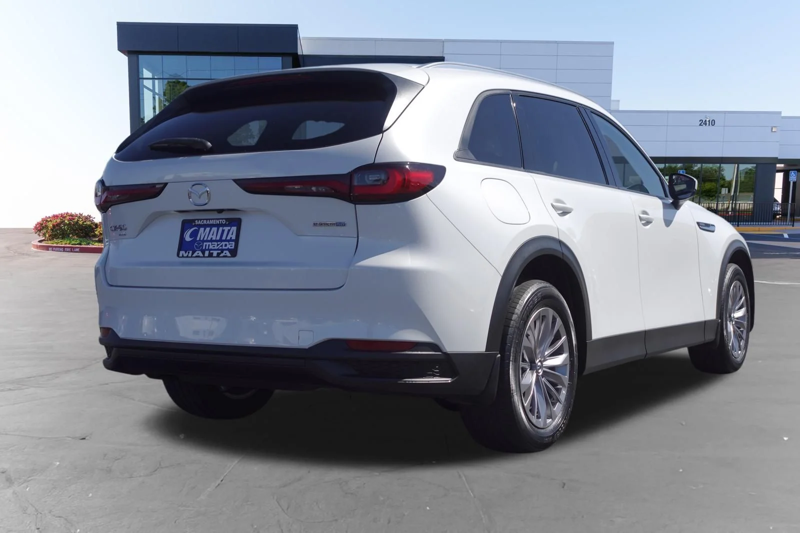 Certified Used 2024 Rhodium White Premium Mazda Preferred image 4