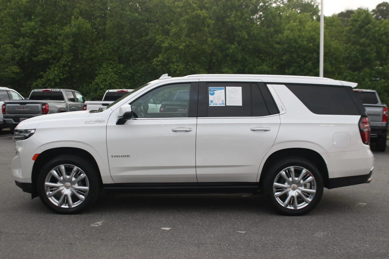 Used 2024 Iridescent Pearl Tricoat Chevrolet High Country image 4