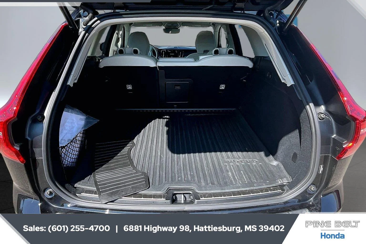 Used 2025 Onyx Black Metallic Volvo Ultra image 21