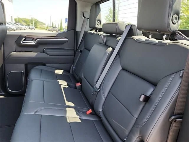 2026 GMC Sierra 1500 SLT - Photo 20