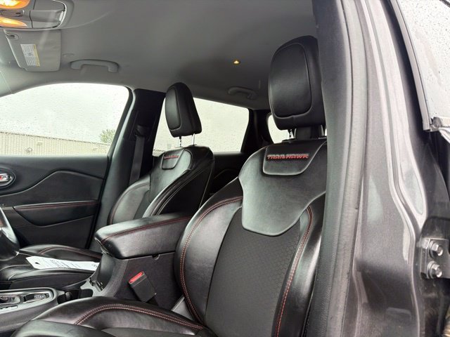 Used 2020 Gray Jeep Trailhawk image 16