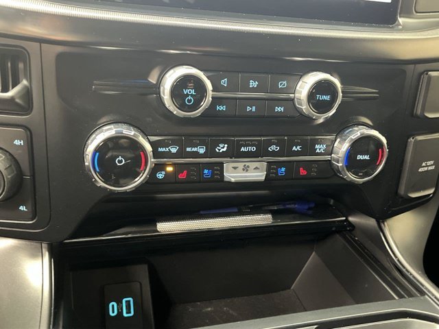 Used 2024 Avalanche Gray Ford LARIAT image 23