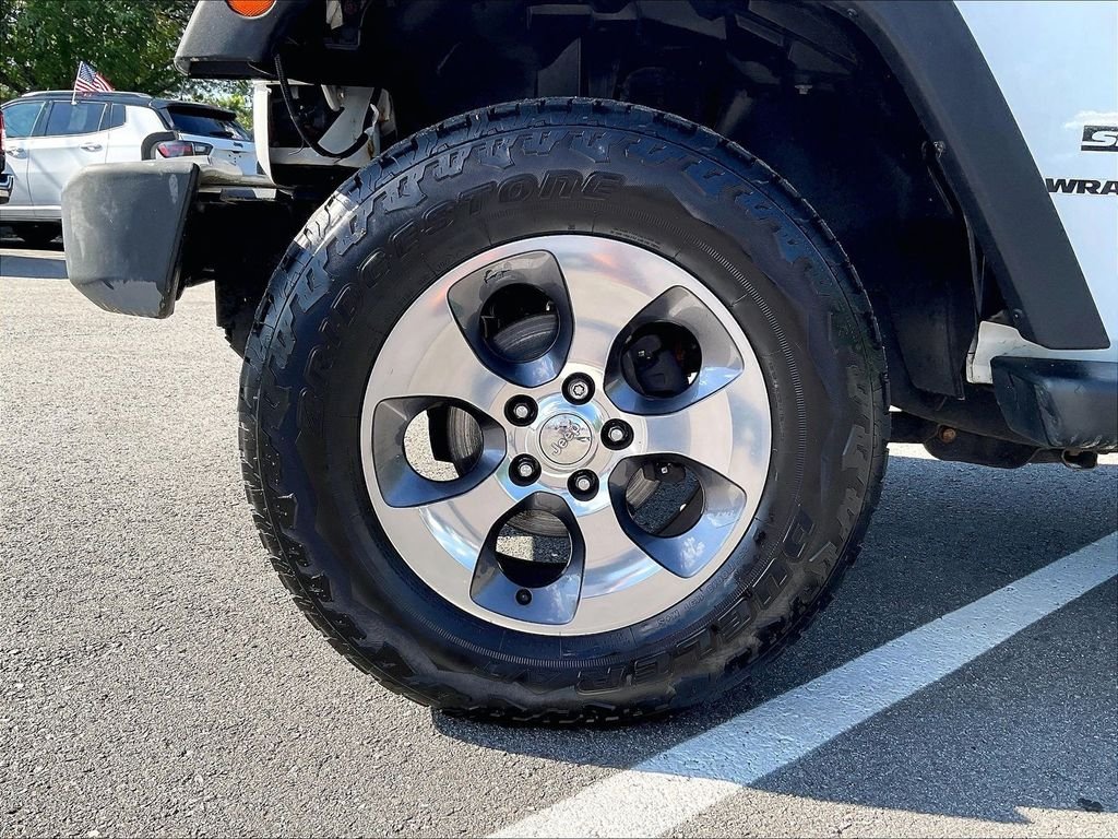 Used 2014 White Jeep Sport image 20