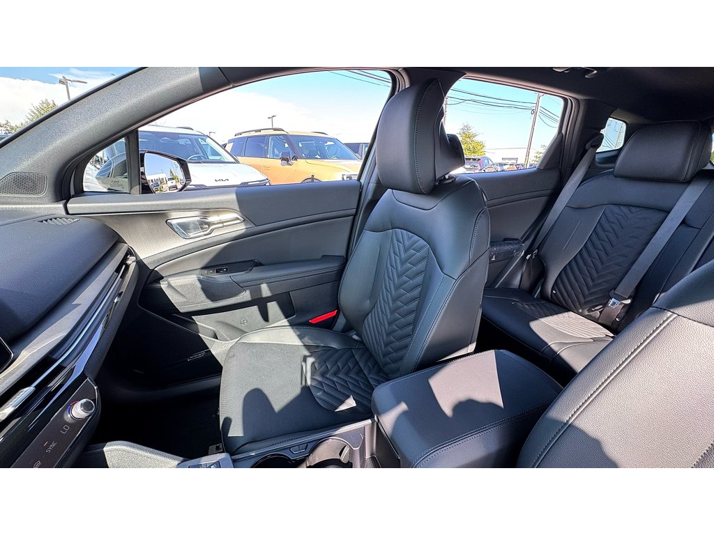 New 2027 Wolf Gray / Black Roof Kia X-Pro Prestige image 9