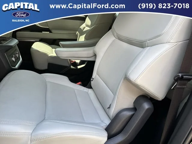 Used 2025 Black Ford Platinum image 18
