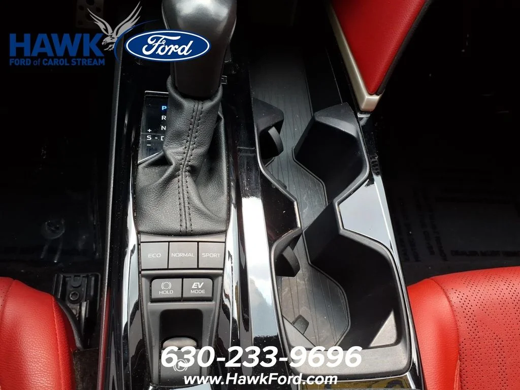 Used 2025  Toyota XSE image 17