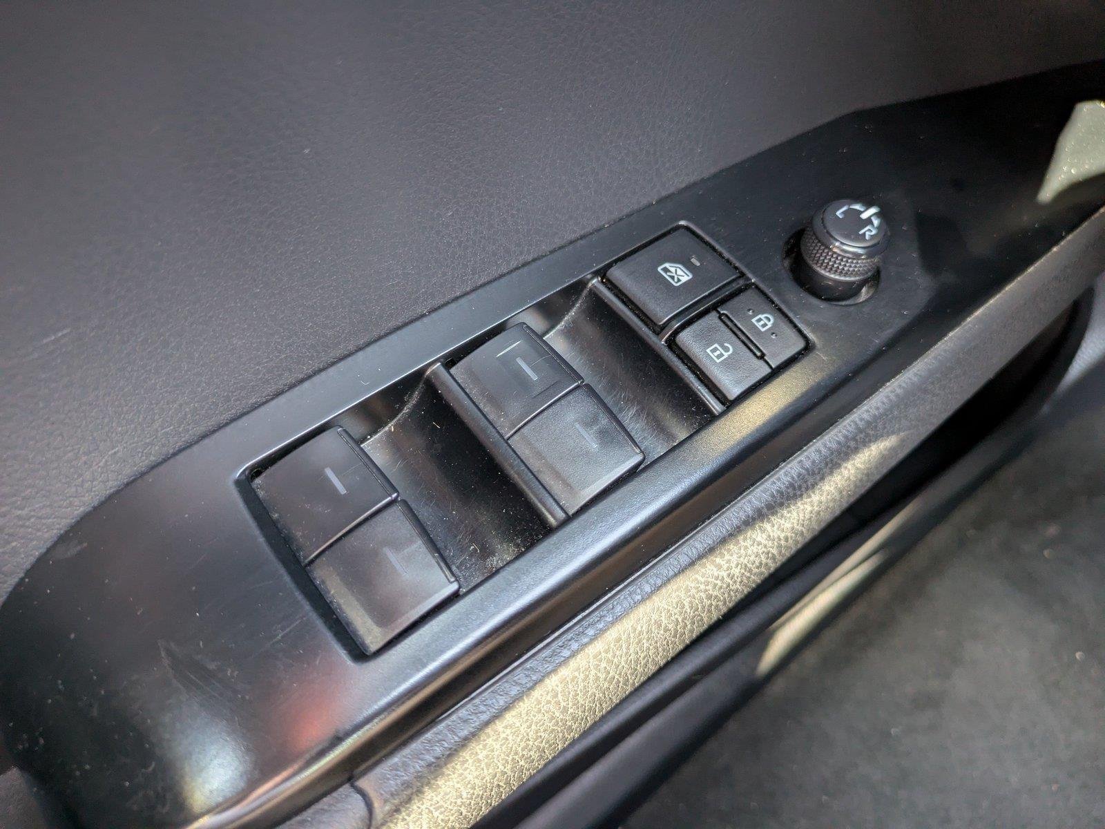 Used 2025  Toyota SE image 21