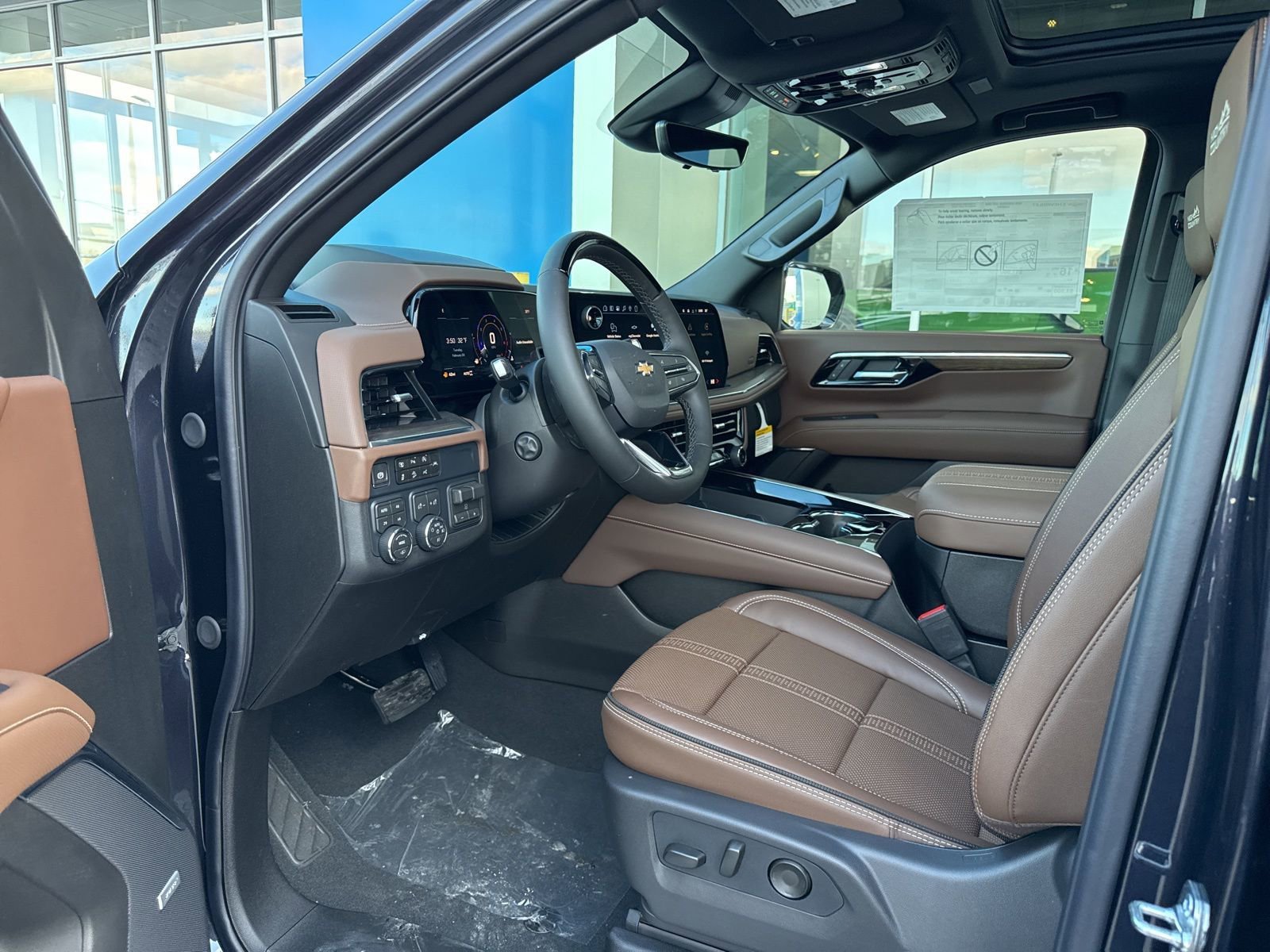 New 2026 Dark Ash Metallic Chevrolet High Country Deluxe with 24in Wheels - Panoramic Sunroof - Super Cruise - Technology & Entertainment image 19