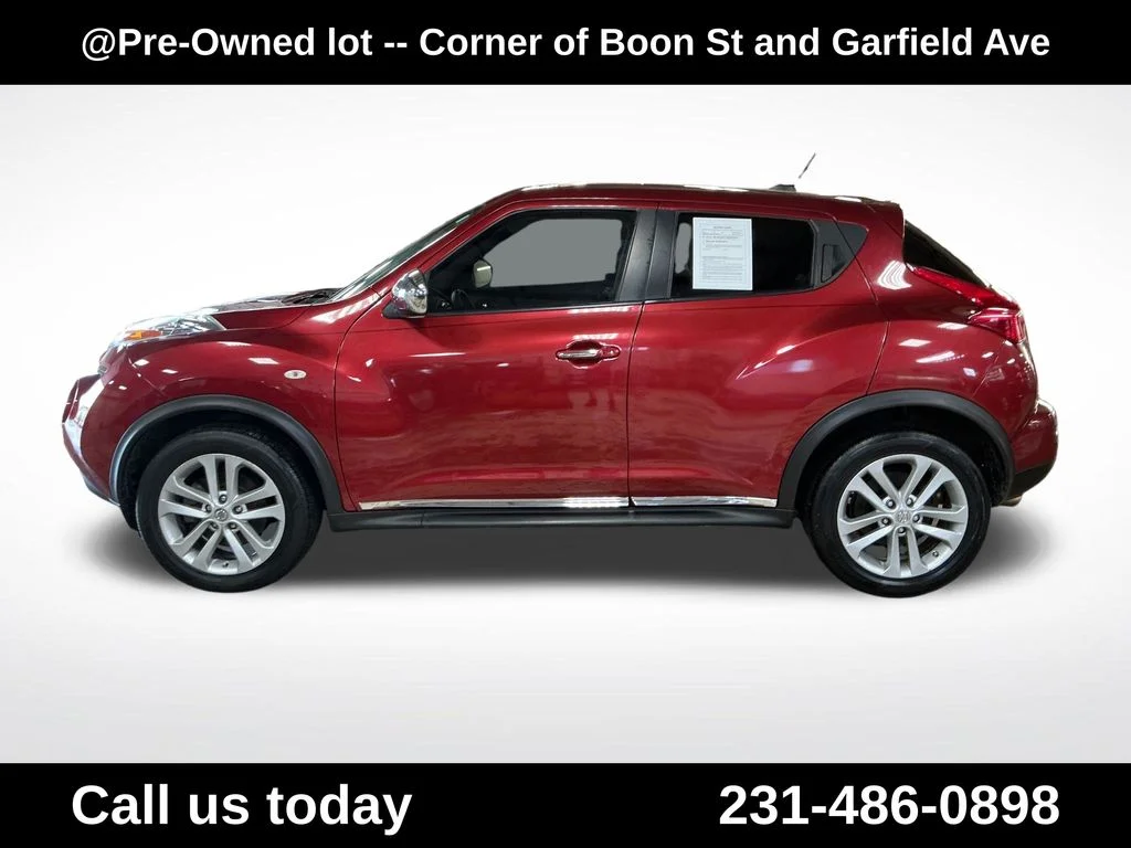 Used 2012 Red Nissan SL image 2