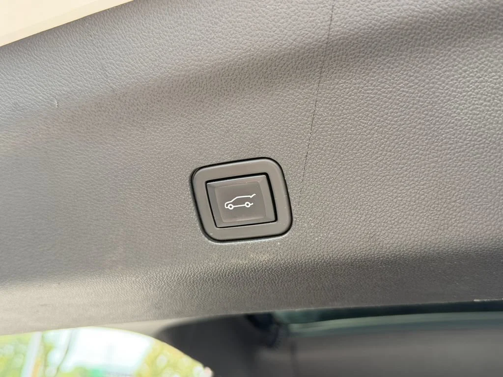 2023 GMC Yukon Denali Ultimate - Photo 13