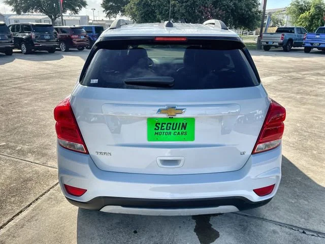 Used 2018 SUMMIT WHITE Chevrolet LT image 32