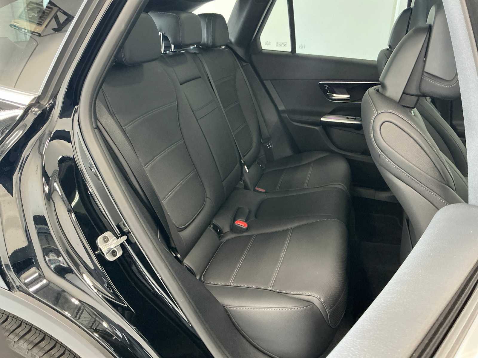 Certified Used 2026 Black Mercedes-Benz GLC 300 image 19