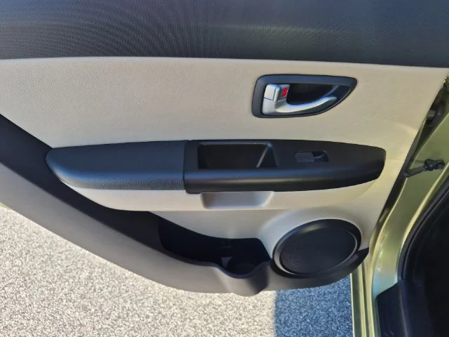 Used 2012 Green Kia Exclaim image 25