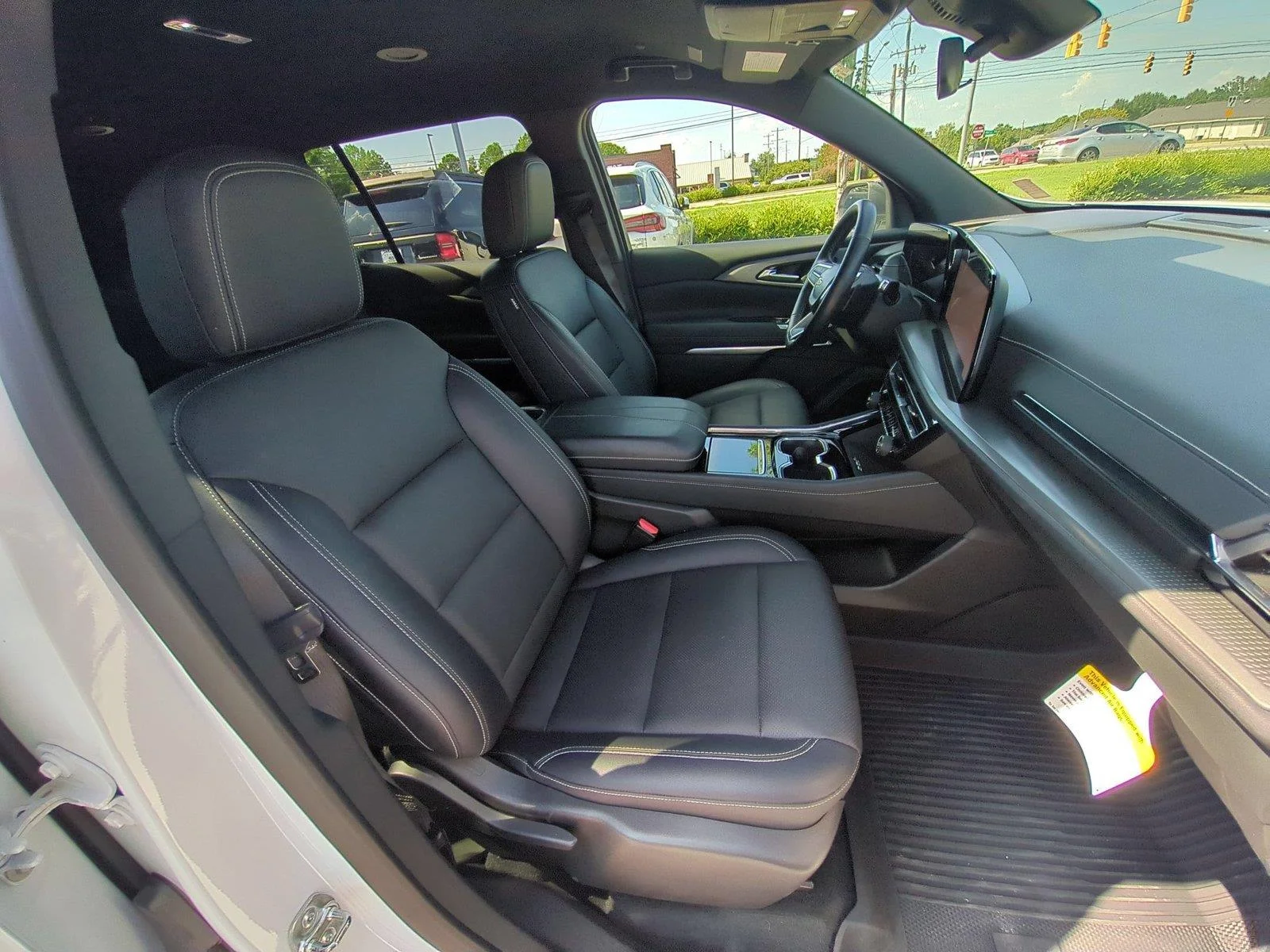 Used 2024 Summit White Chevrolet FWD LT image 39