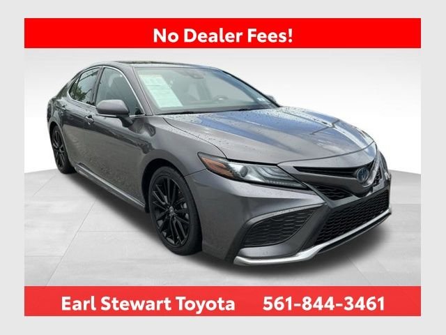 2022 Toyota Camry Hybrid XSE