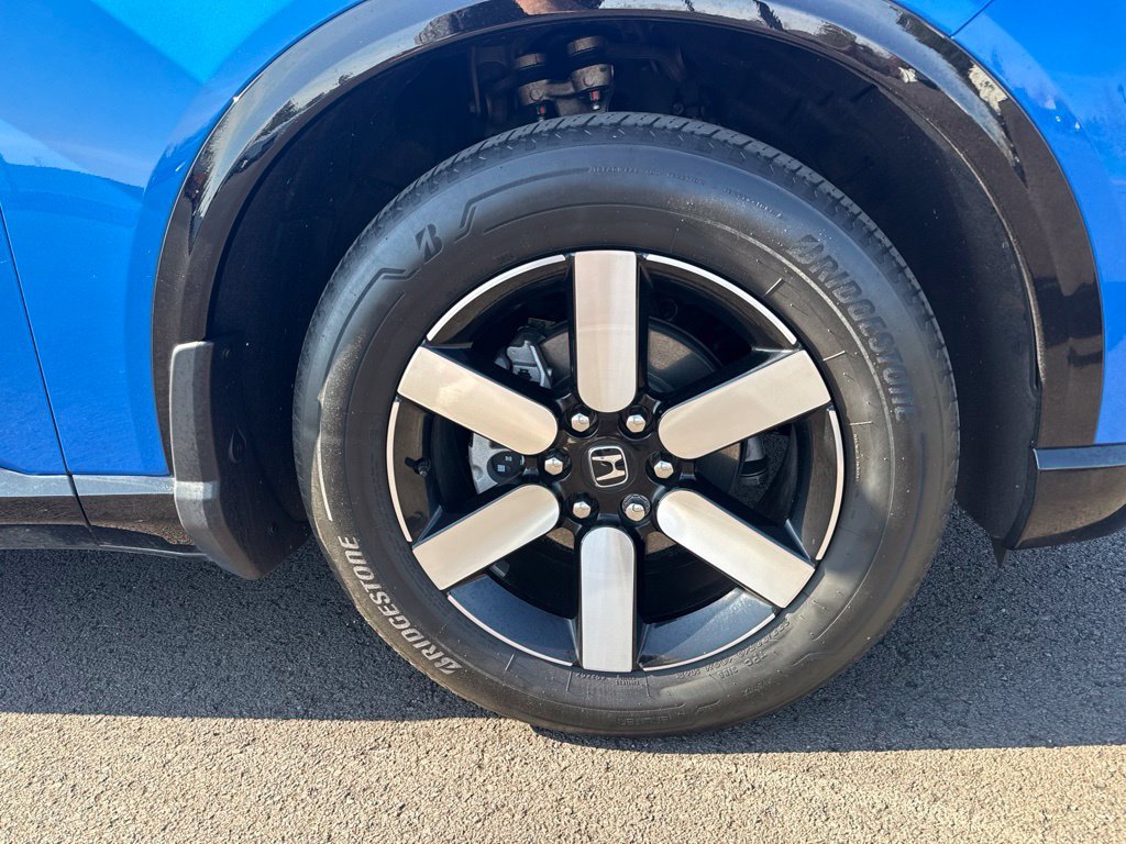 Used 2024 Pacific Blue Metallic Honda Touring image 25