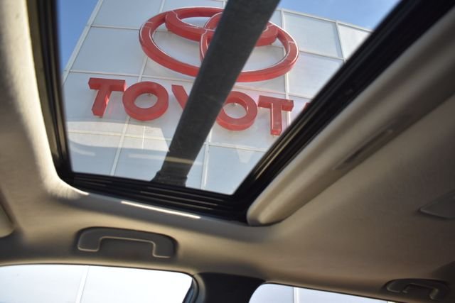 Used 2022 Black Toyota XLE image 34