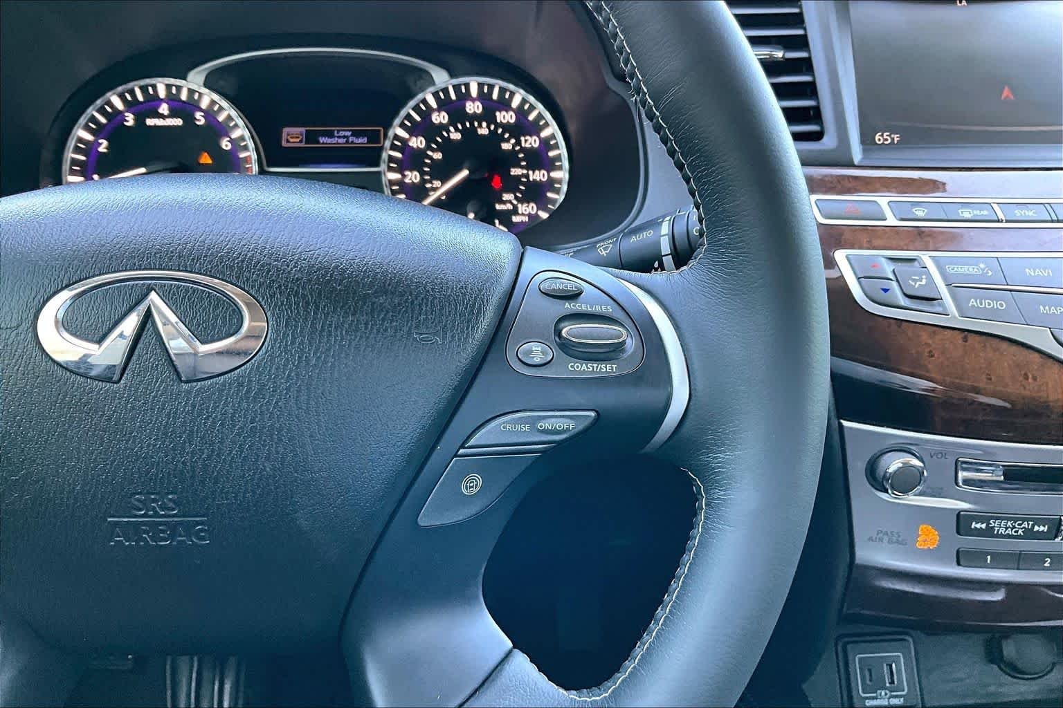 Used 2020 Majestic White INFINITI LUXE image 23