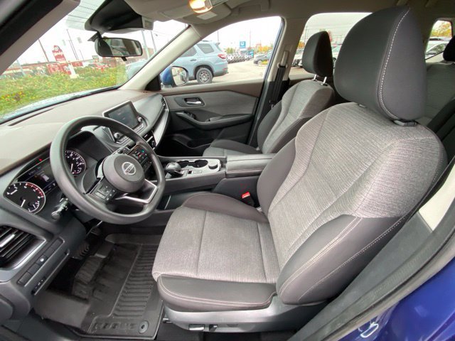 Used 2021 Caspian Blue Metallic Nissan SV image 12