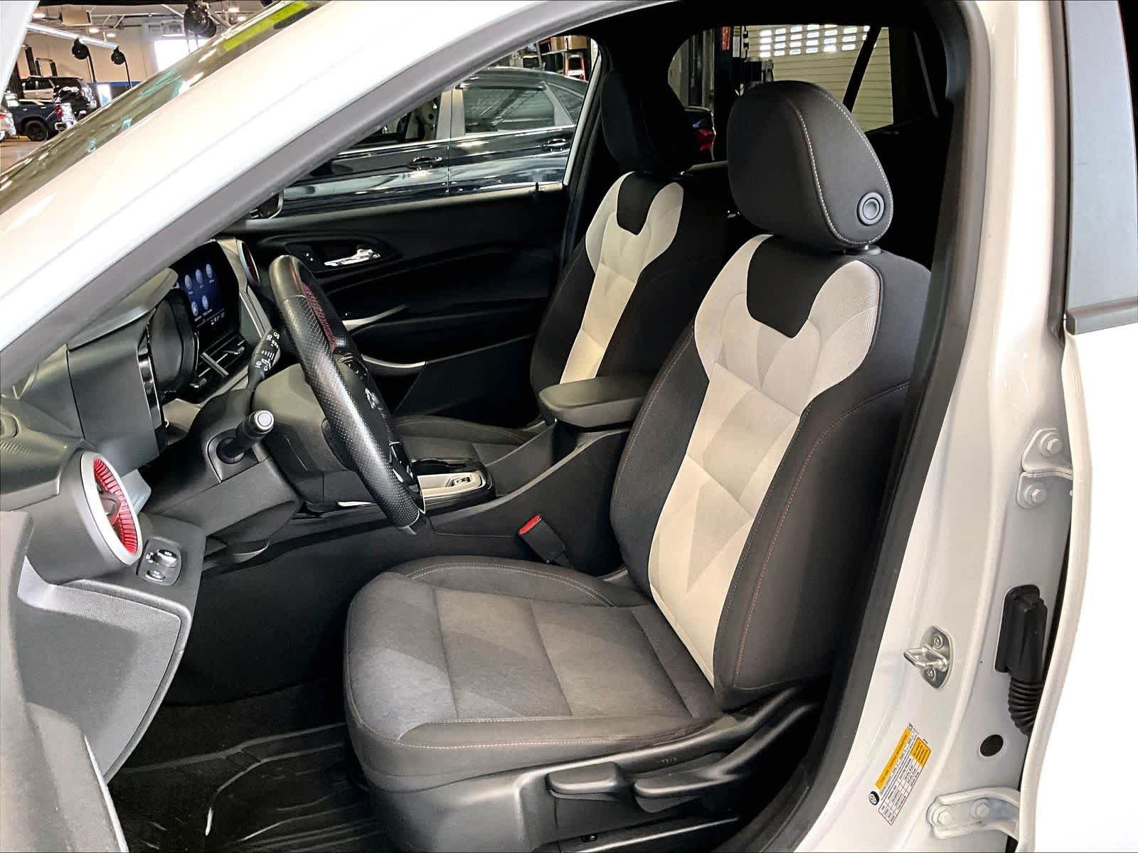 2024 Chevrolet Trax RS - Photo 10