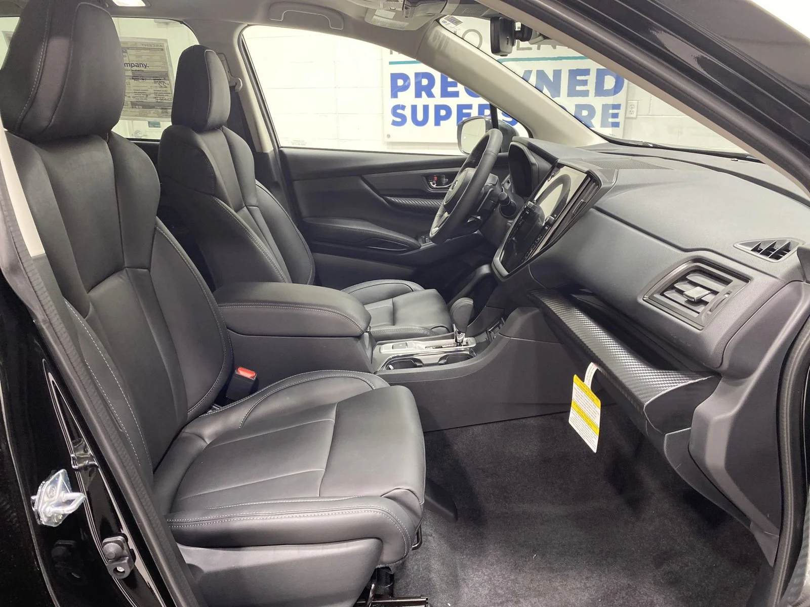 New 2027 CRYSTAL BLACK SILICA Subaru Premium 7-Passenger image 24